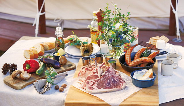 ダイナミックなアメリカンBBQ/ツインリンクもてぎ 森と星空のキャンプヴィレッジ(栃木県/茂木町)