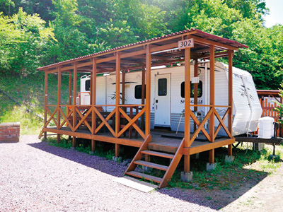 アメリカンテイスト満点のトレーラーハウス/満願ビレッジオートキャンプ場(埼玉県/皆野町)