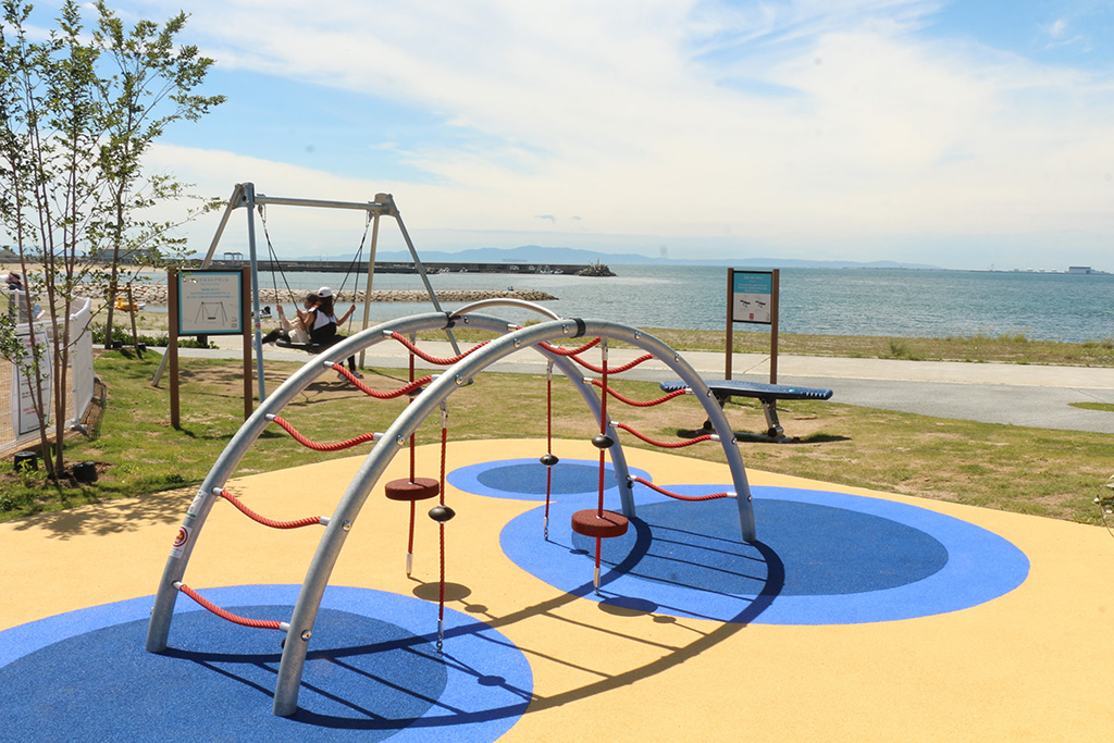 カラフルな立体遊具/泉南りんくう公園(大阪府/泉南市)