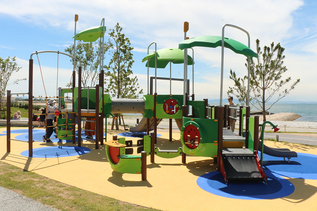 カラフルな立体遊具/泉南りんくう公園(大阪府/泉南市)