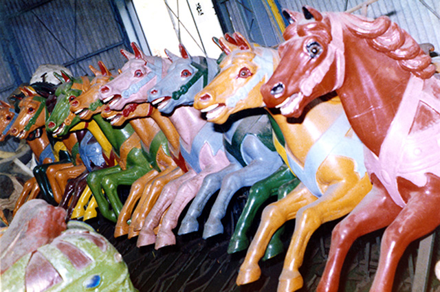 解体された回転木馬の木馬たち／としまえん（東京都／練馬区）