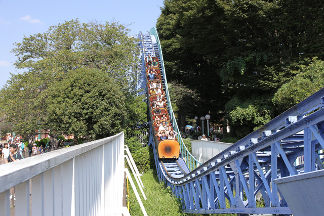 起伏に富んだコースが魅力の「サイクロン」／としまえん（東京都／練馬区）