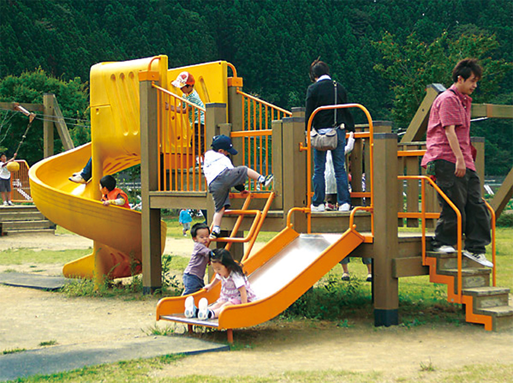 高さが抑えられた遊具/道の駅 津山 もくもくランド(宮城県/登米市)