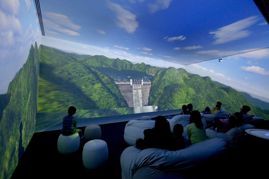 「アクア・トリップ」水のたびシアターの様子/水の科学館(江東区)