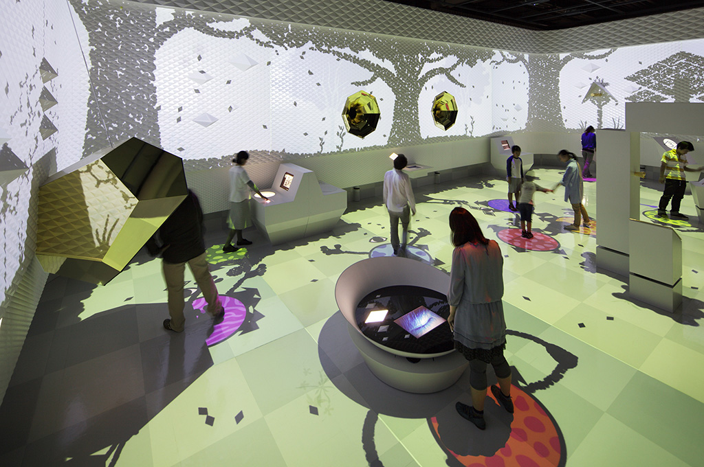 常設展示「アナグラのうた-消えた博士と残された装置」の様子/日本科学未来館(東京都/江東区)