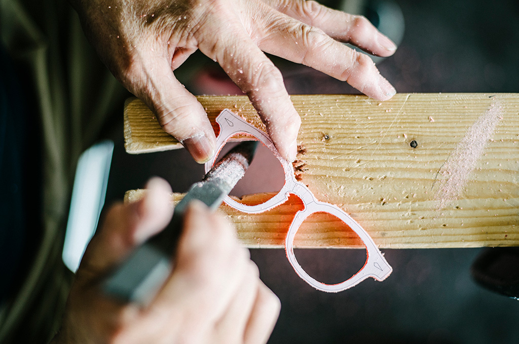 めがね職人の一端を動画で垣間見ることができます/めがねミュージアム(福井/鯖江市)