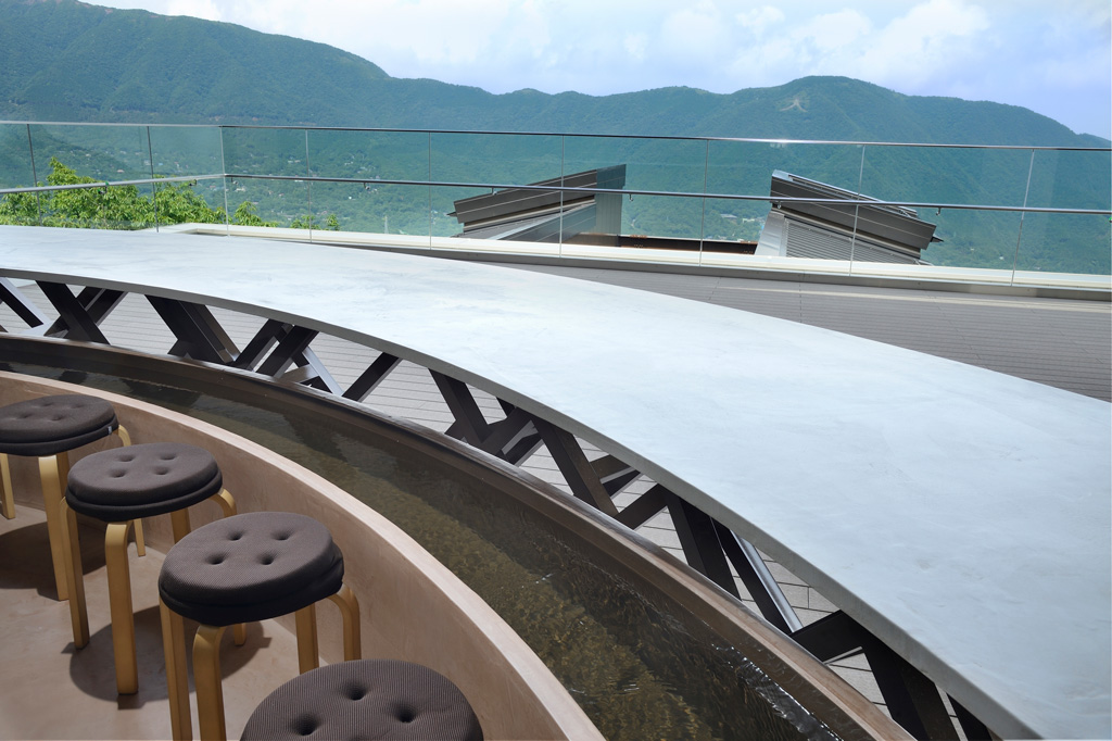 強羅温泉の源泉を使用した足湯/cu-mo箱根(神奈川県/箱根町)