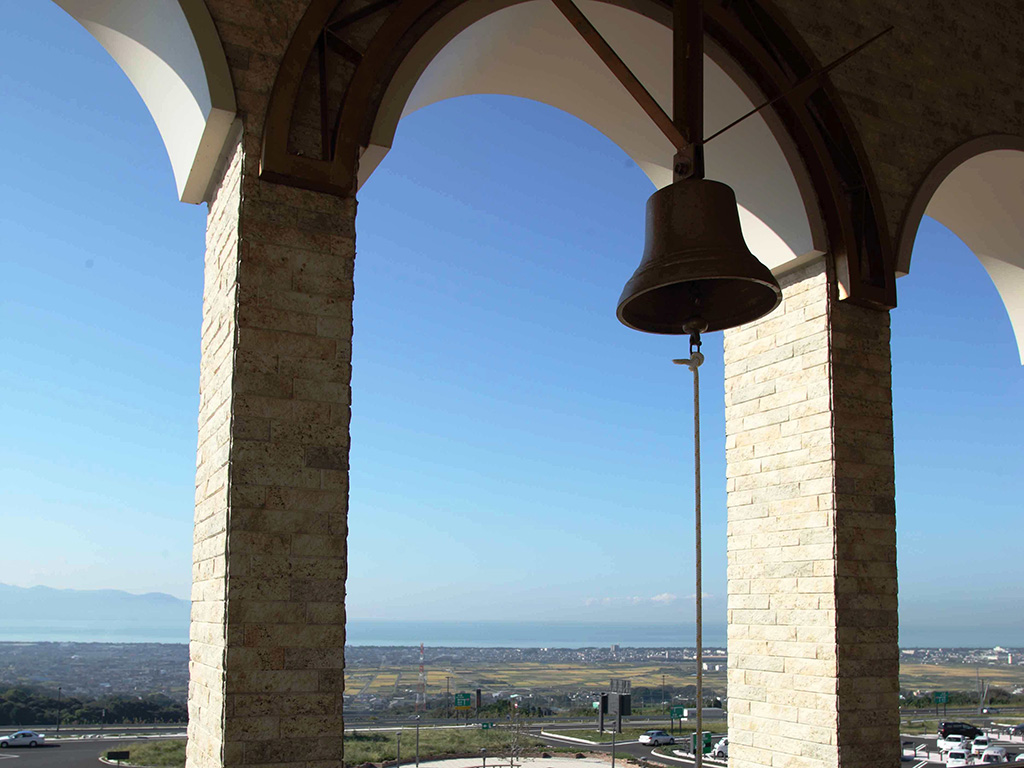 展望台にある鐘/駿河湾沼津SA（静岡県/沼津市）