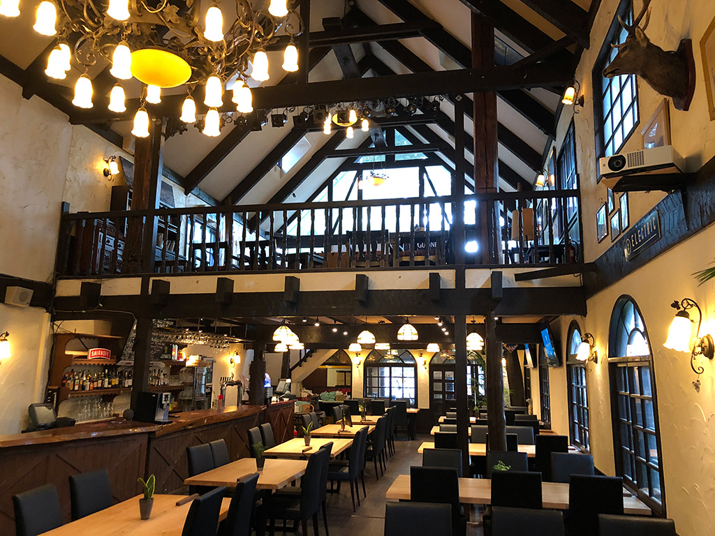 足湯をする子ども/Workation Hakuba ワーケーション白馬（長野県/白馬村）