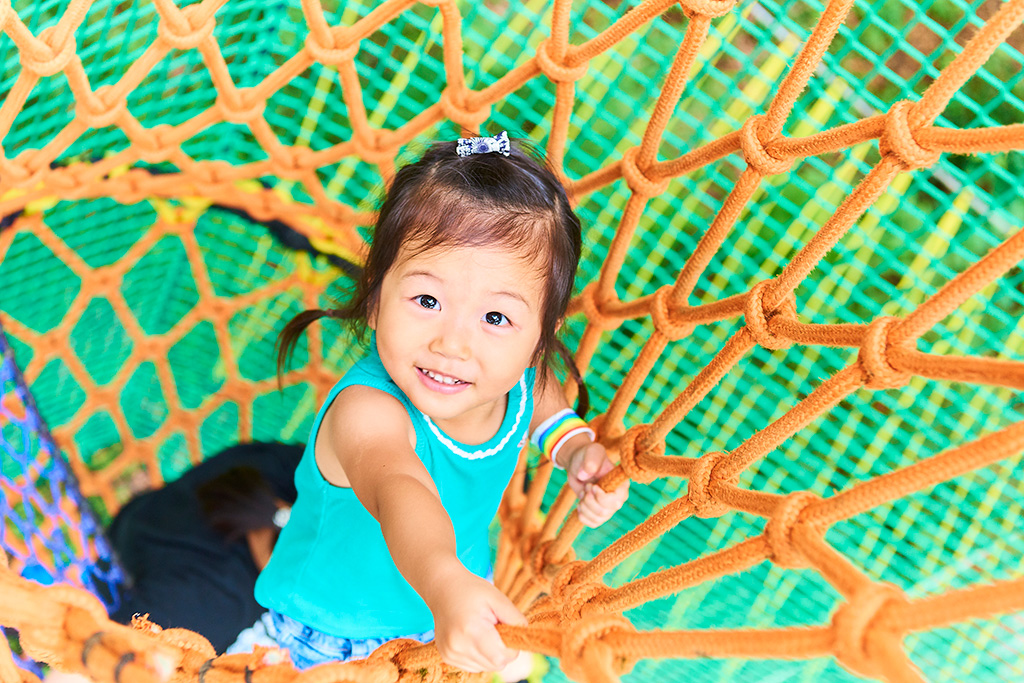 Pファンモックで遊ぶ子ども/ANZA宮沢湖(埼玉県/飯能市)