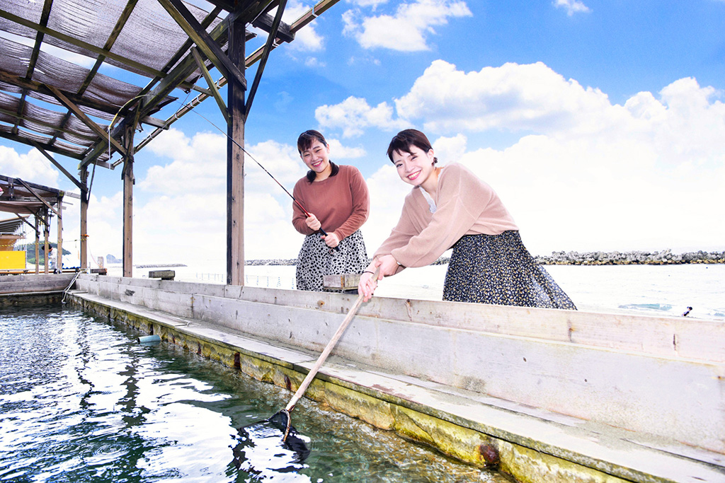 釣り体験をする様子/アオアヲ ナルト リゾート(徳島県/鳴門市)
