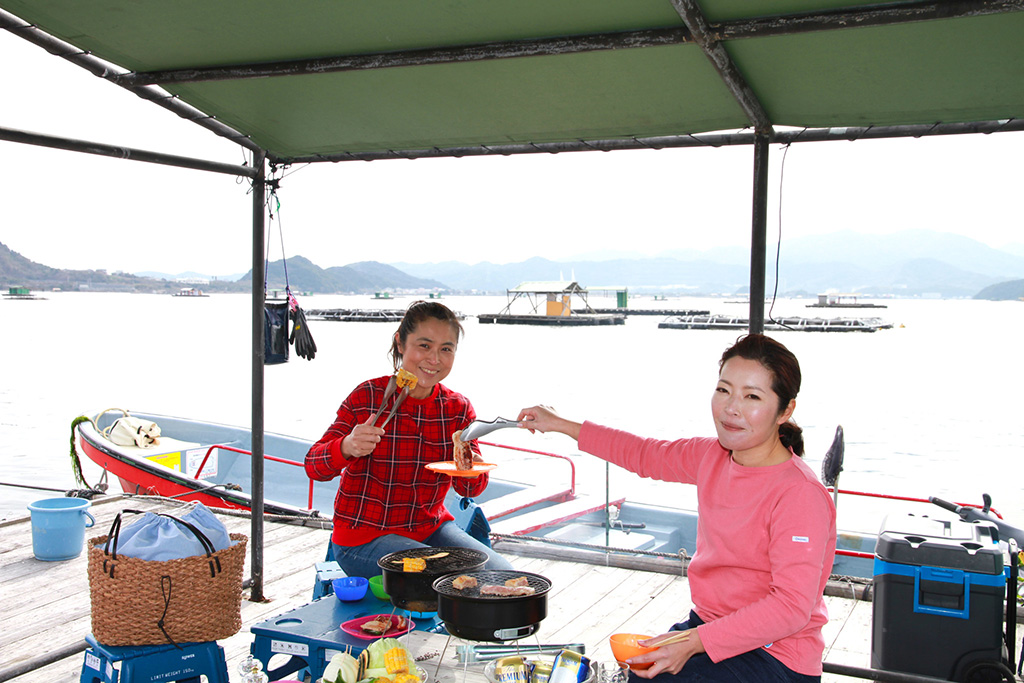 バーベキューをする様子/アオアヲ ナルト リゾート(徳島県/鳴門市)