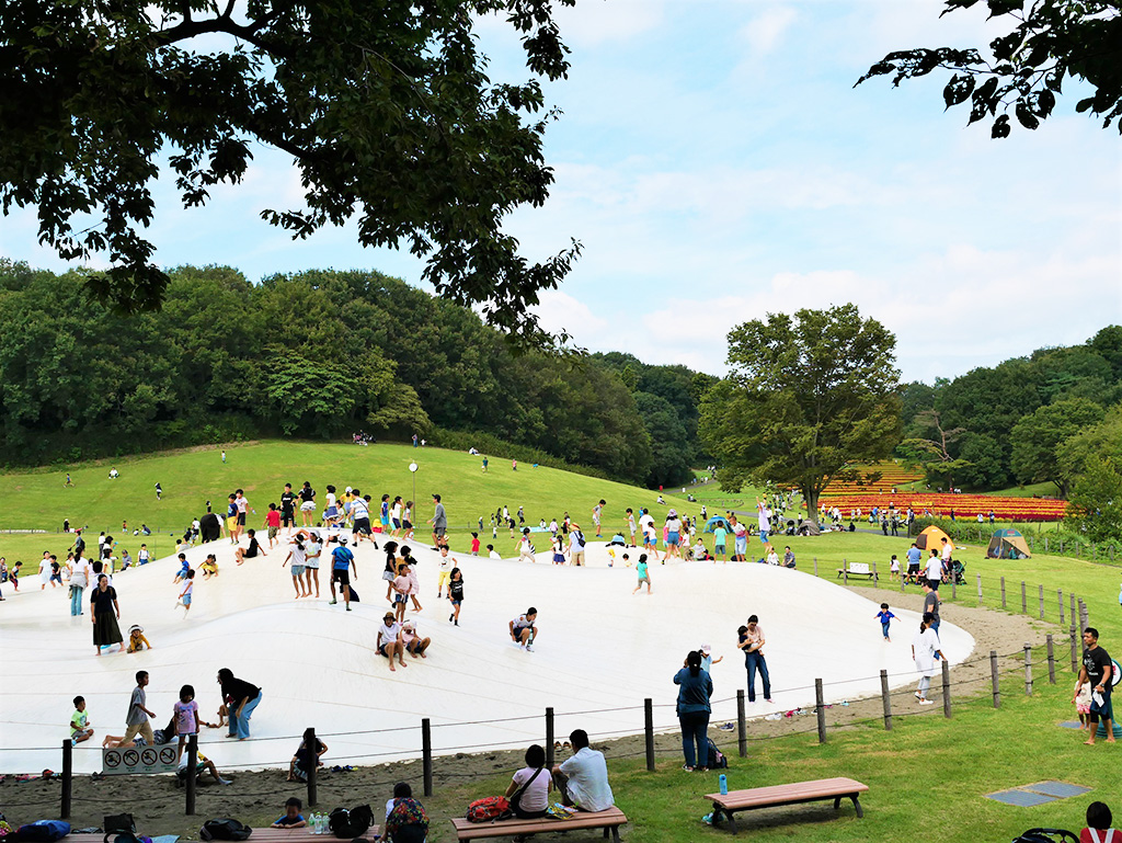 エアートランポリン『ぽんぽこマウンテン』/国営武蔵丘陵森林公園（埼玉県/滑川町）