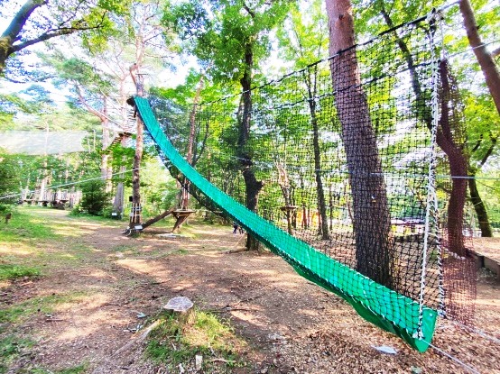 天然木使用の「空中スライダー」/NOZARU（栃木県/那須町）
