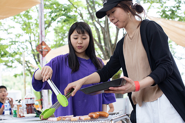BBQをする様子/LOGOS LAND(ロゴスランド)(京都府/城陽市)