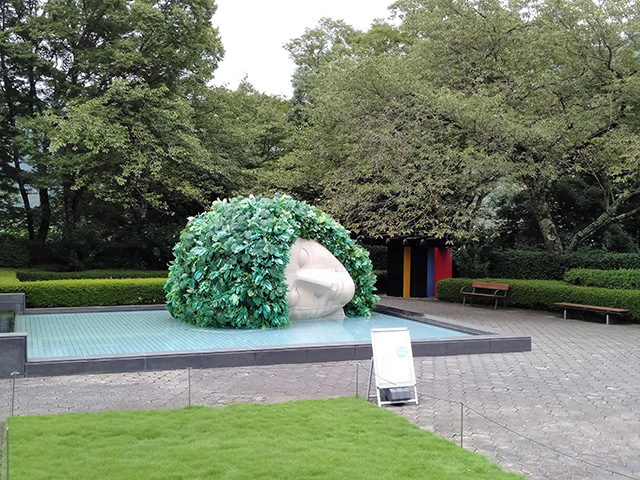 巨大な「嘆きの天使」/彫刻の森美術館(神奈川県/箱根町)