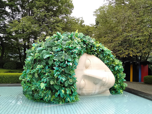 巨大な「嘆きの天使」/彫刻の森美術館(神奈川県/箱根町)