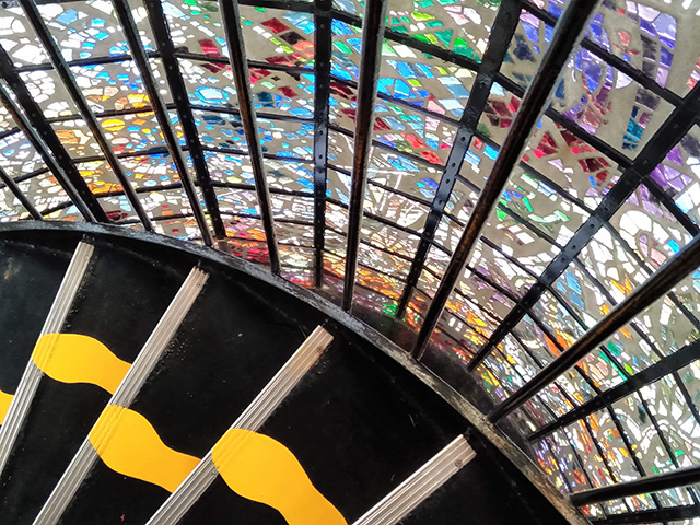 作品の「足跡」/彫刻の森美術館(神奈川県/箱根町)