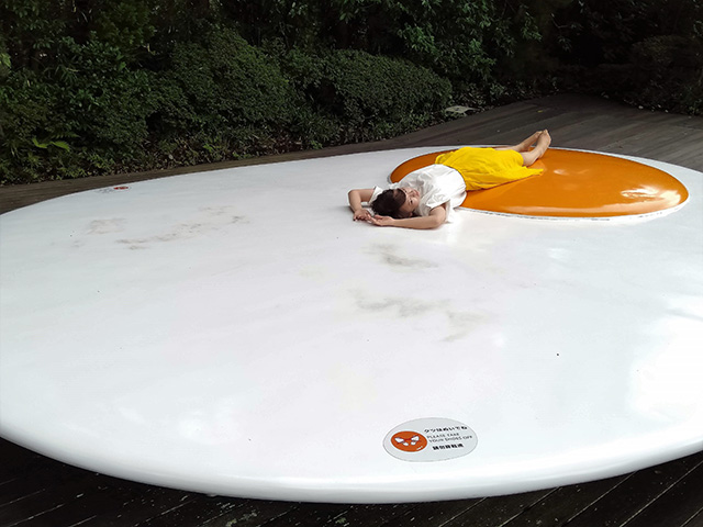 「目玉焼きのオブジェ」/彫刻の森美術館(神奈川県/箱根町)