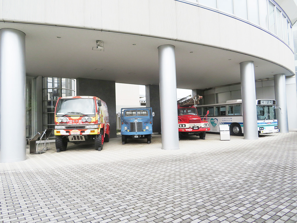 ずらりと並んだ車両/日野オートプラザ（東京都/八王子市）