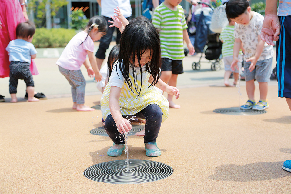 コクーン広場の噴水「ポップジェット」/コクーンシティ(埼玉県/さいたま市)