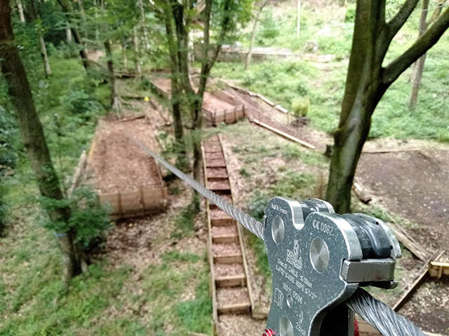 約20mのジップスライド/フォレストアドベンチャー・箱根(神奈川県/箱根町)