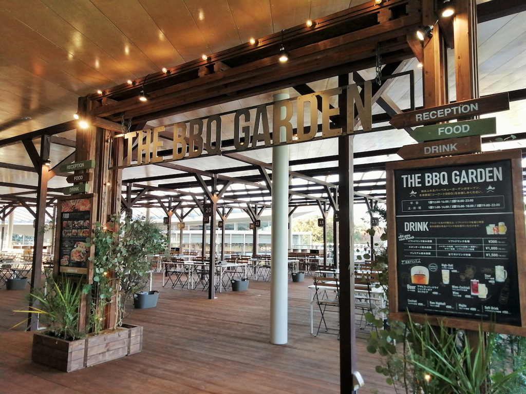 「THE BBQ GARDEN in てんしばi:na」のアメリカンビンテージスタイルの空間／PANZAてんしばイーナ（大阪市）