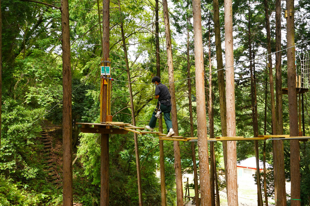 歩幅の広い吊り橋/冒険の森inおうじ(奈良県王寺町)