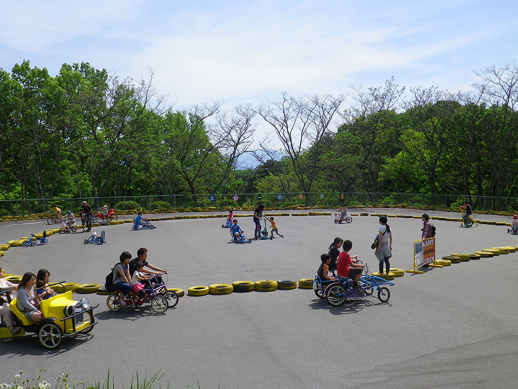 変形自転車広場/山梨県立愛宕山こどもの国(甲府市)