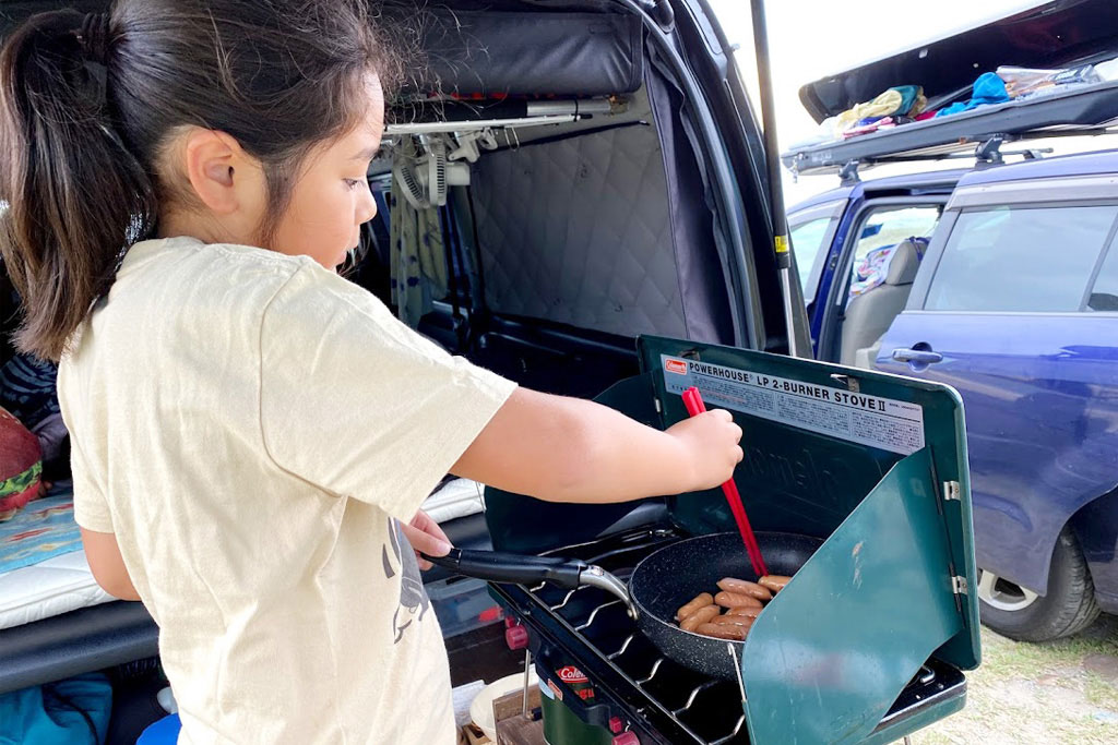 料理をする様子
