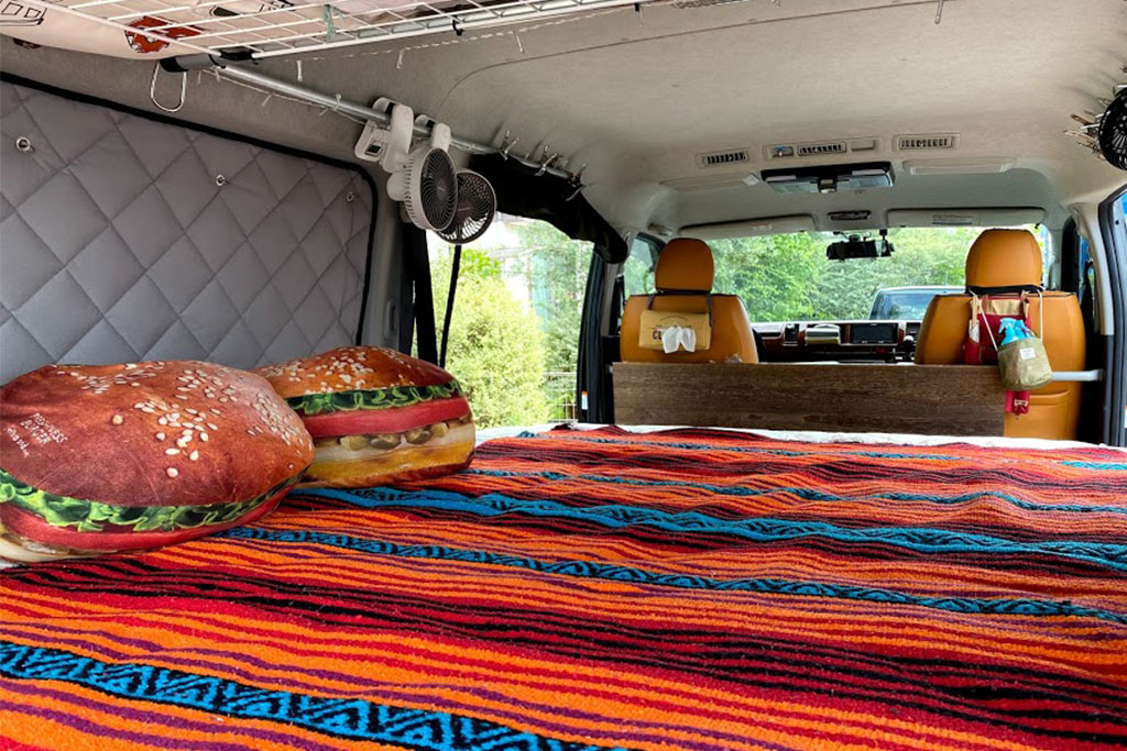 車中泊の寝床