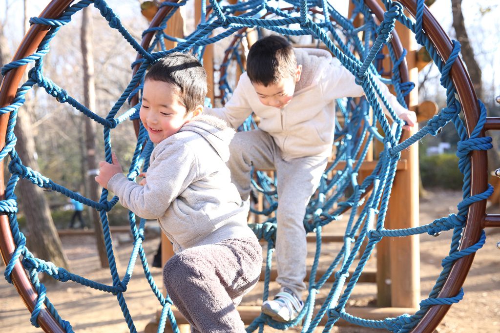 自由な「公園遊び」が子どもの運動神経を鍛えるのに最適！おすすめ公園もチェック