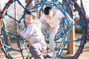 自由な「公園遊び」が子どもの運動神経を鍛えるのに最適！おすすめ公園もチェック
