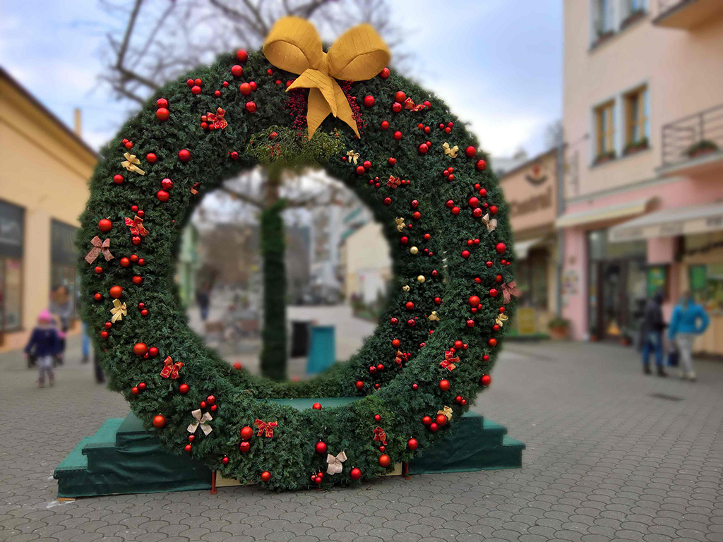 ポインセチアのビッグクリスマスツリー/ハウステンボス（長崎県/佐世保市）