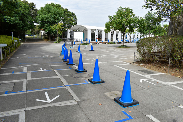 一方通行を示す表示/東京都葛西臨海水族園(江戸川区)