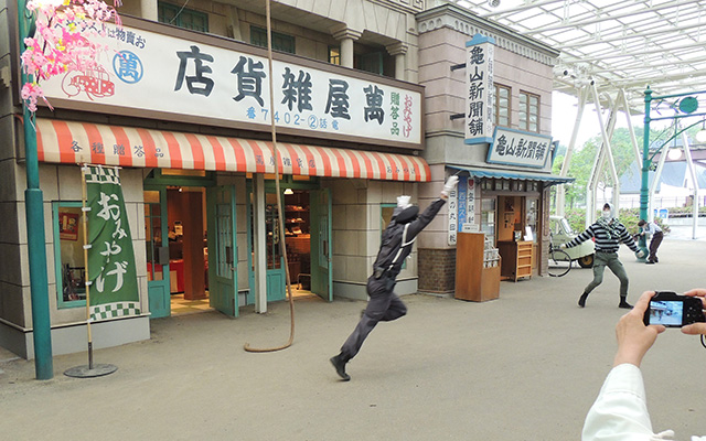 巡査と盗人のパフォーマンス/西武園ゆうえんち(埼玉県/所沢市)