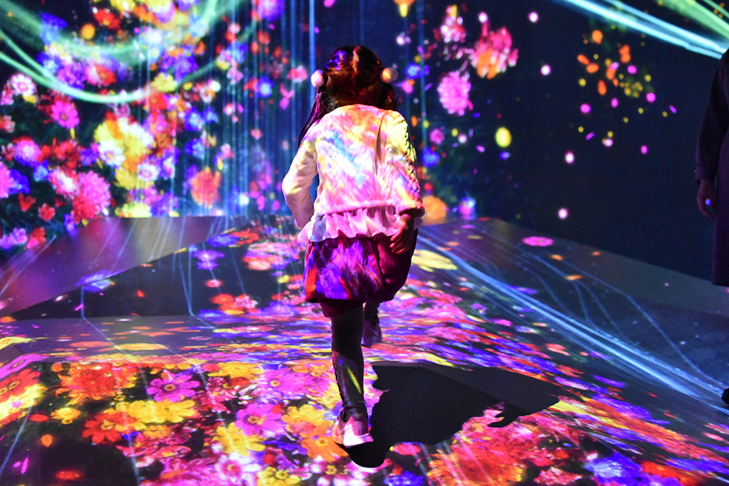 動きやすい服装とスニーカーで/チームラボボーダレス(東京都/お台場)