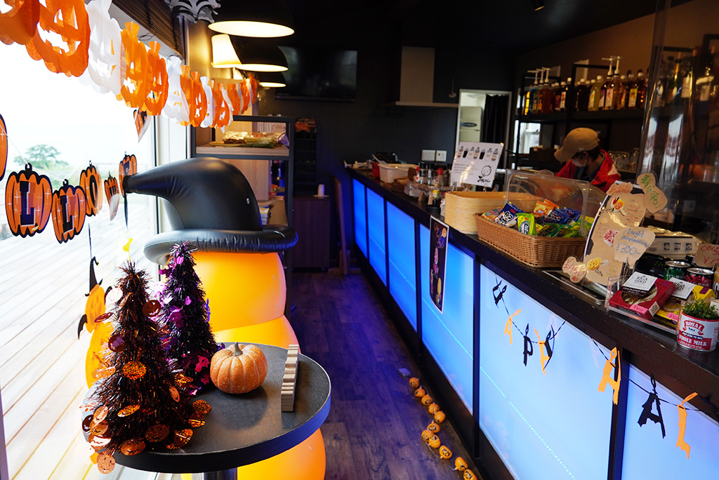 隣接する「Bar PLAM TREE」/パームガーデン舞洲（大阪府/大阪市）