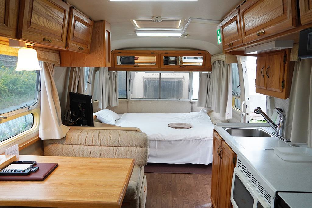 キャンピングカー車内/パームガーデン舞洲（大阪府/大阪市）