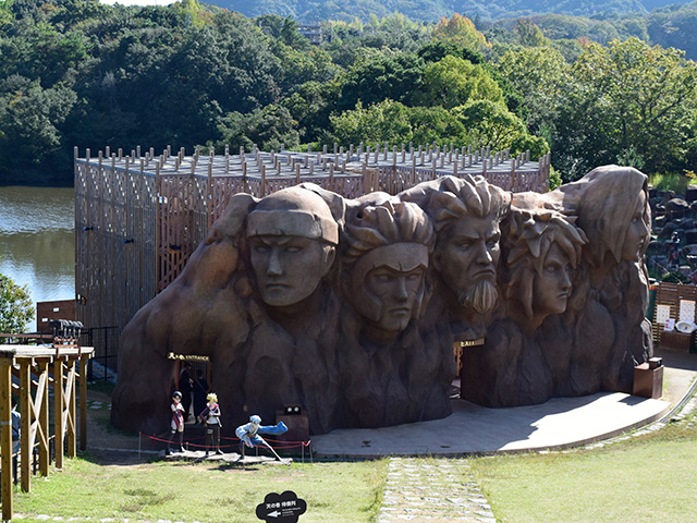 NARUTOを象徴する巨大な「火影岩」/ニジゲンノモリ（兵庫県/淡路市）