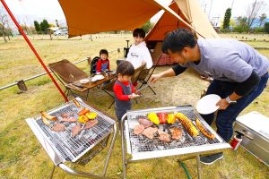 舞洲バーベキューパークでデイキャンプ！子どもとアスレチックやバギーも楽しもう