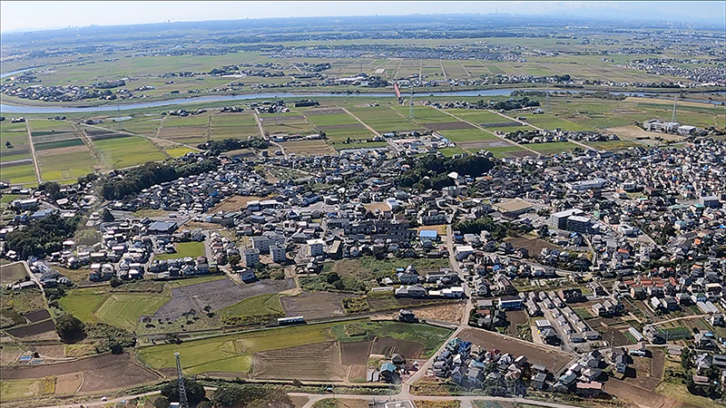 遊覧飛行体験をする親子/竜ヶ崎飛行場（茨城県/龍ヶ崎市）