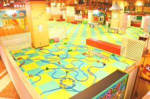 ０歳児も楽しめる埼玉県の室内遊び場まとめ～プレイパークや工場見学など～