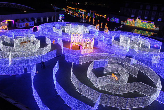 神戸イルミナージュの「光のアニマル巨大迷路」/道の駅 神戸フルーツ・フラワーパーク大沢(兵庫県)