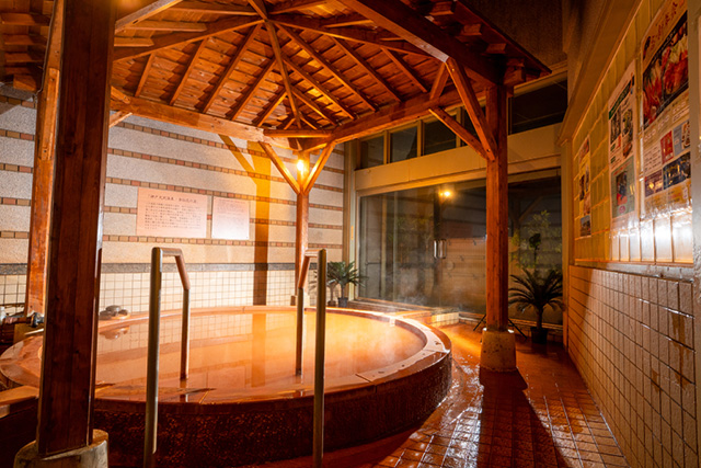 赤褐色の温泉/神戸フルーツ・フラワーホテル(兵庫県)