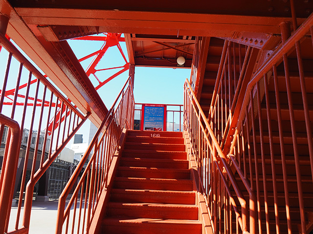 東京タワーの外階段(東京都/港区)