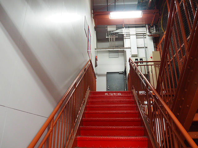 屋上階段の終点/東京タワー(東京都/港区)