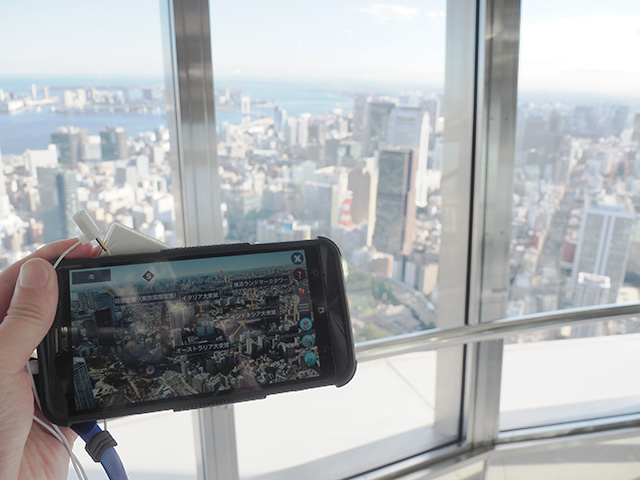 専用タブレットで景色の説明を独占/東京タワー(東京都/港区)