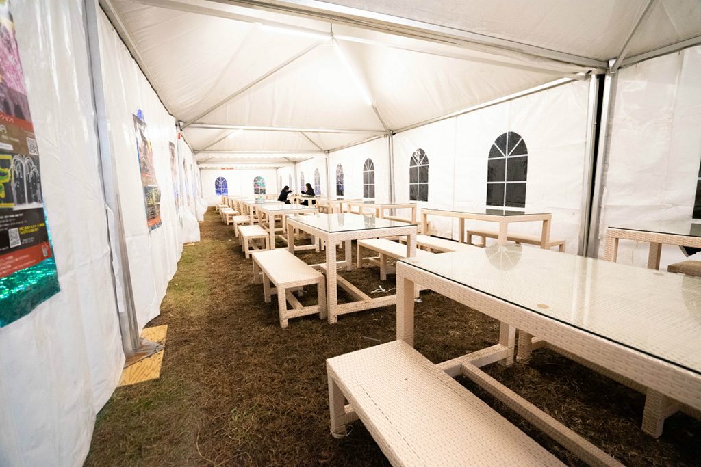 防寒対策が取られた飲食スペース/大阪城イルミナージュ（大阪市/中央区）