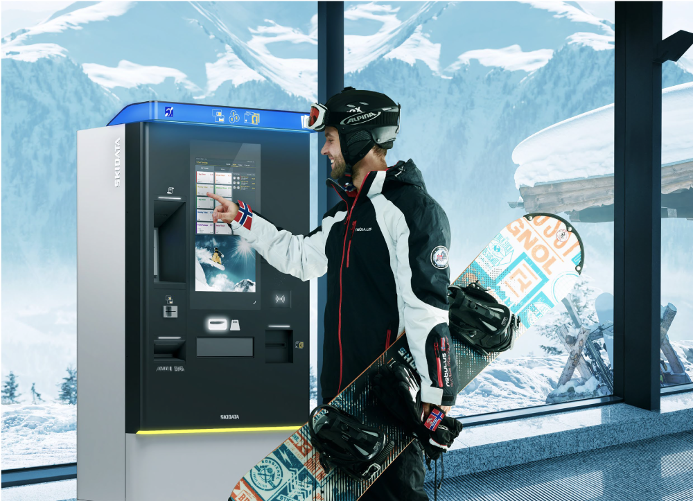 自動発券機「skiosk®」を使う様子/なきやまスノーランド（長野県/白馬村）